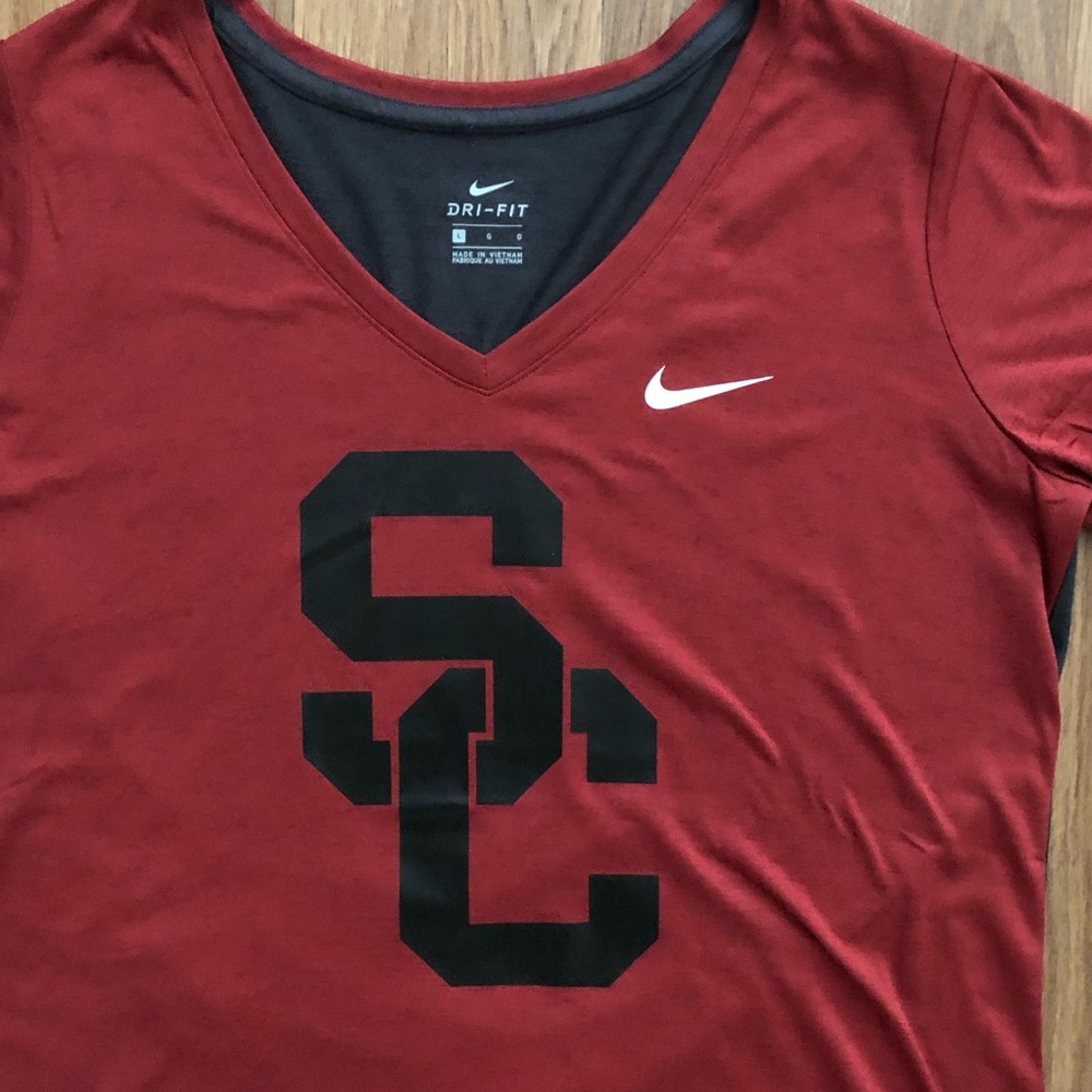 NWT Nike USC Trojans NCAA Dri-Fit Slim Fit Red V-Neck T-Shirt Women’s Large